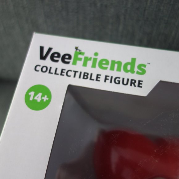 VeeFriends Collectible Be The Better Person Figure Created for Macy's - Picture 3 of 8
